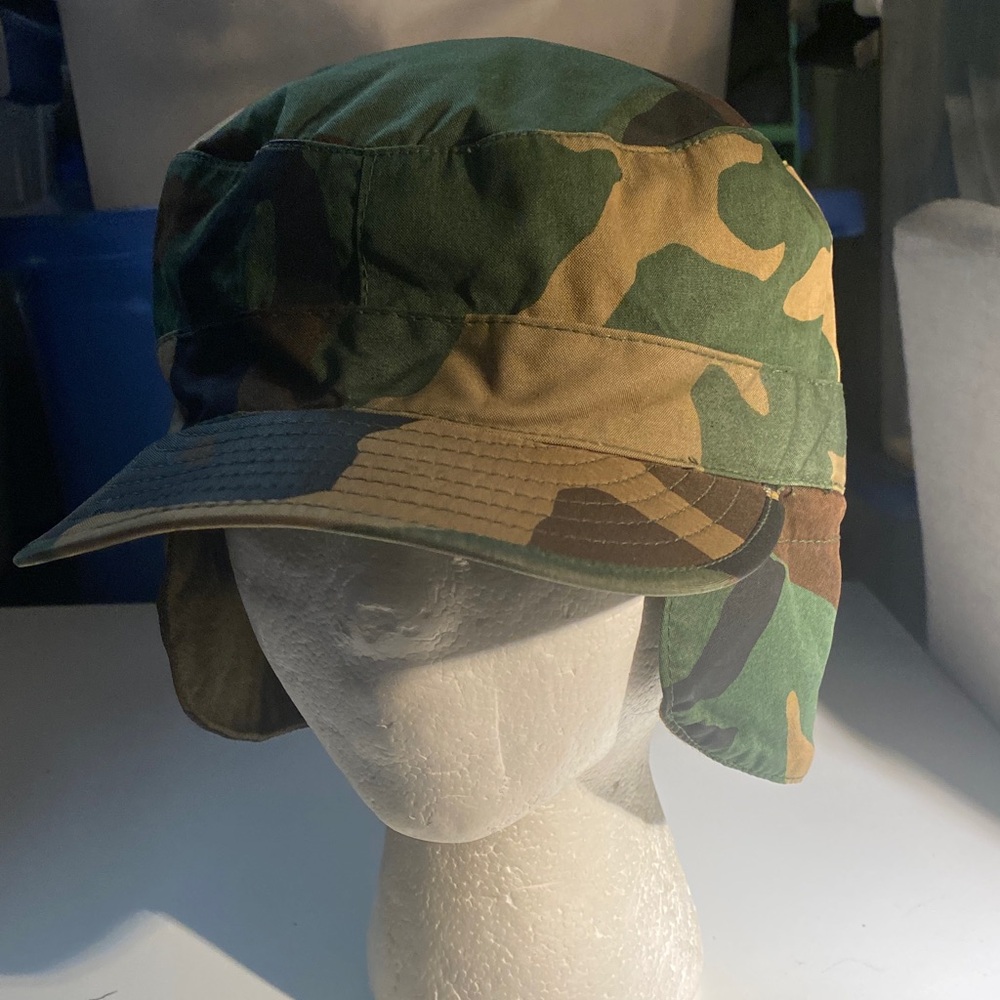 Camouflage Military Style Cap Hat Ear Flap Fitted size 7 1/4 - Picture 1 of 5